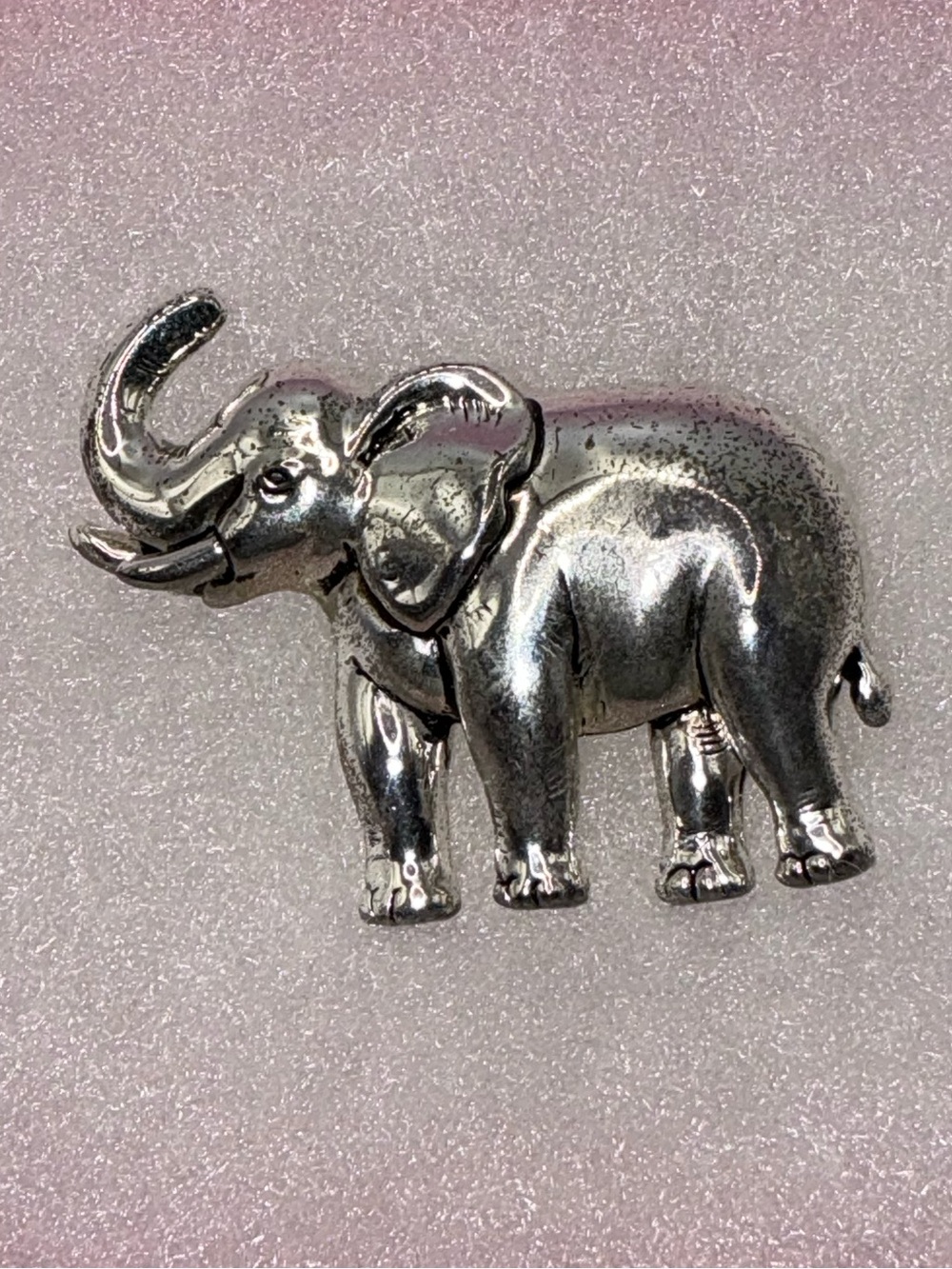 Vintage Silver Elephant Brooch 2" x 1 3/4" - Picture 2 of 8